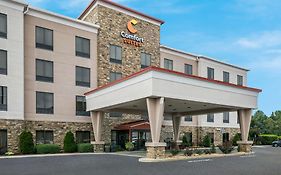 Comfort Suites Commerce Georgia